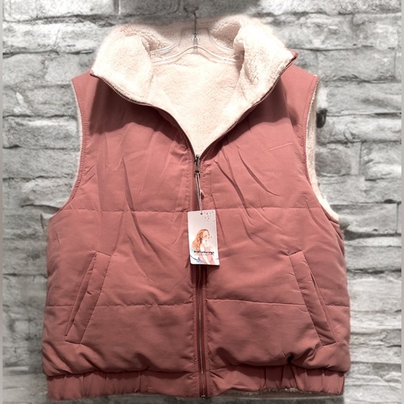 NWT Women's Reversible Sleeveless Vests Lamb Fleece Zipper Closure Size M Pink - Picture 1 of 11